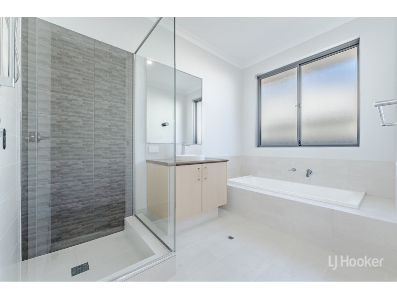 10 Westport Street, Madora Bay WA 6210