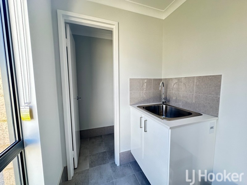 6 Boat Way, Golden Bay WA 6174