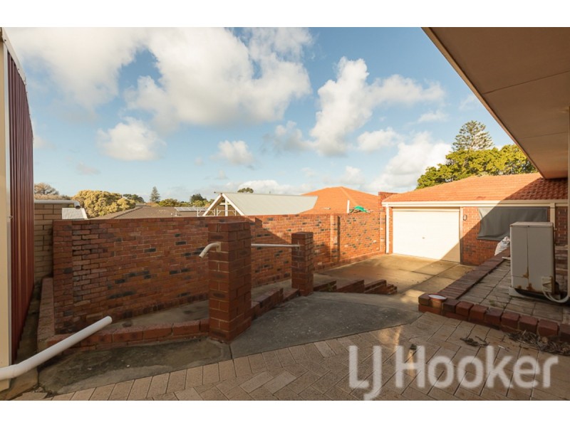 16a Gloucester Avenue, Shoalwater WA 6169