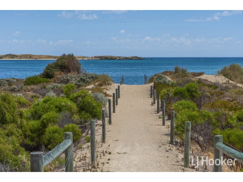 16a Gloucester Avenue, Shoalwater WA 6169