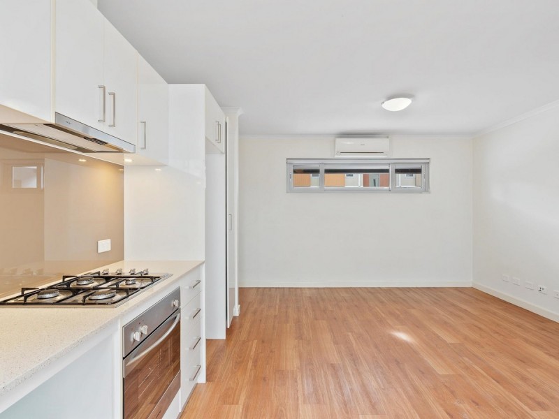 11/12 Bushlark Turn, Erskine WA 6210