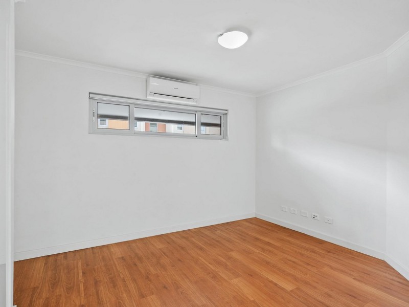 11/12 Bushlark Turn, Erskine WA 6210