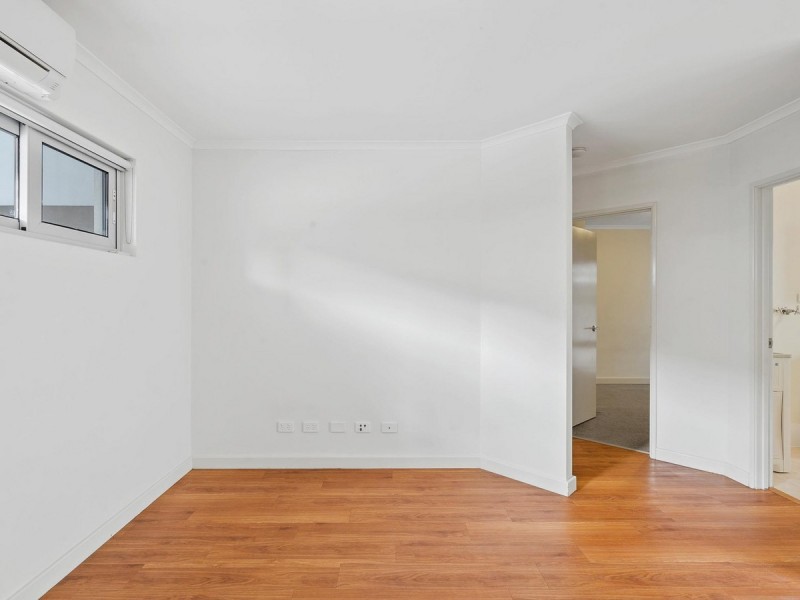 11/12 Bushlark Turn, Erskine WA 6210