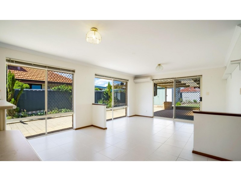 25 Holcombe Road, Warnbro WA 6169