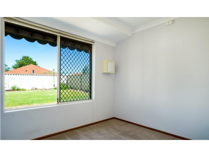 25 Holcombe Road, Warnbro WA 6169