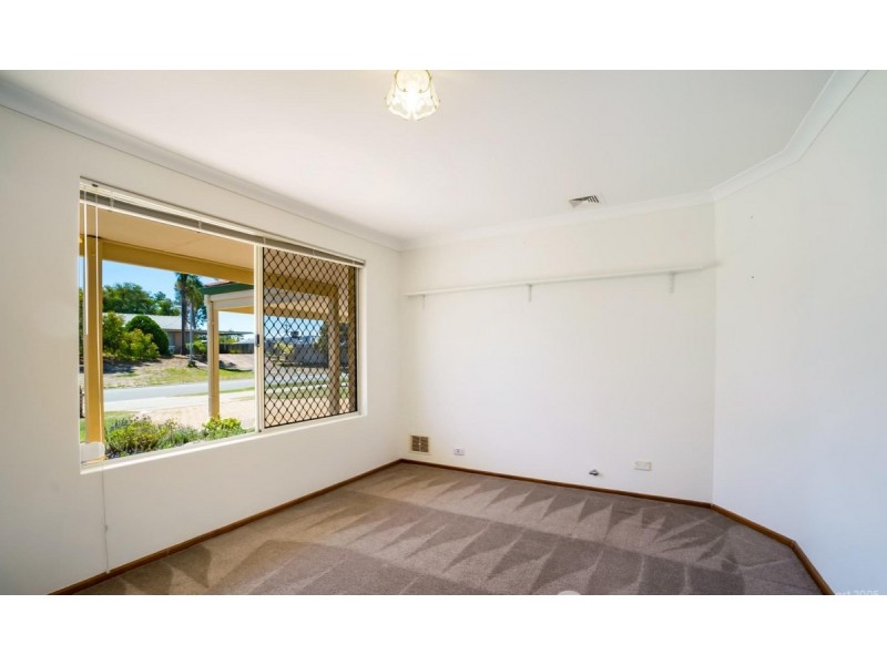 25 Holcombe Road, Warnbro WA 6169