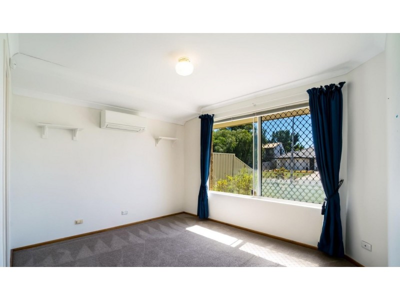 25 Holcombe Road, Warnbro WA 6169