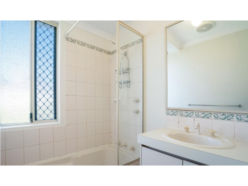 25 Holcombe Road, Warnbro WA 6169