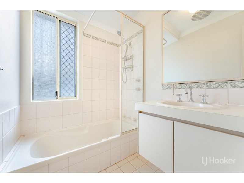 25 Holcombe Road, Warnbro WA 6169