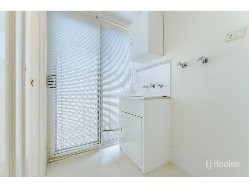 25 Holcombe Road, Warnbro WA 6169