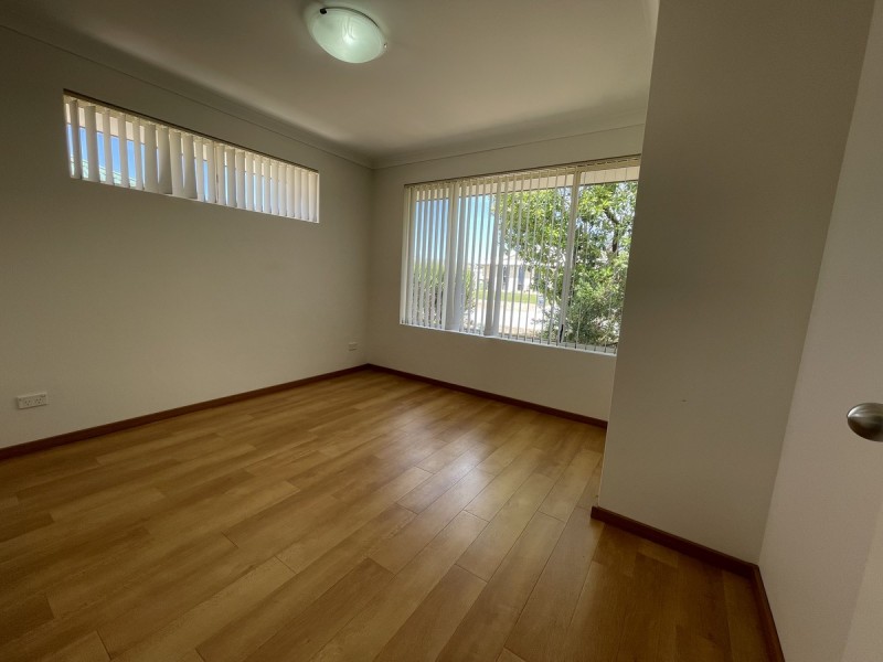 4 Holloway Turn, Ravenswood WA 6208