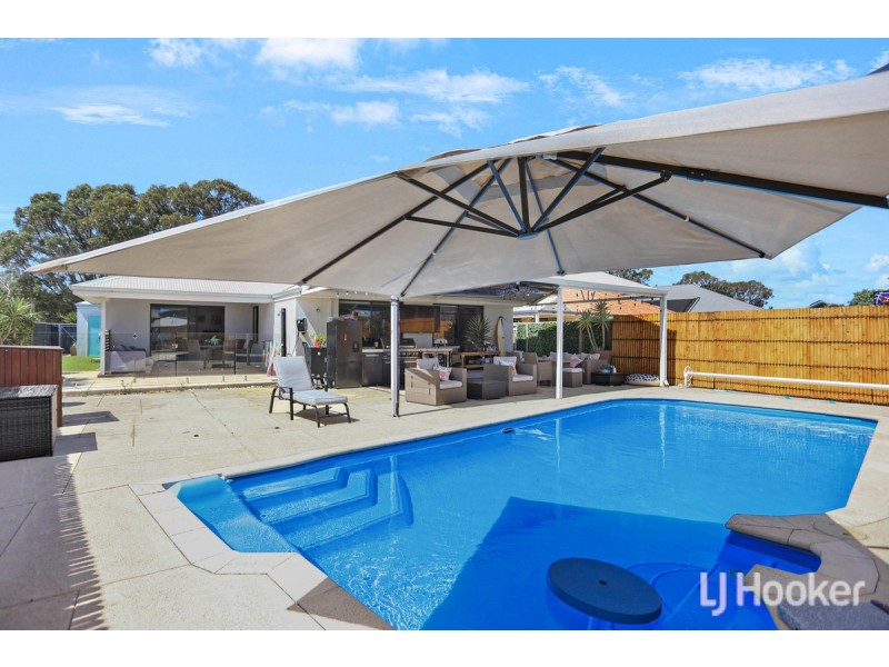 20 Poinsettia Green, Halls Head WA 6210