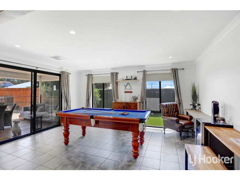 20 Poinsettia Green, Halls Head WA 6210