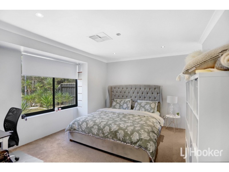 20 Poinsettia Green, Halls Head WA 6210