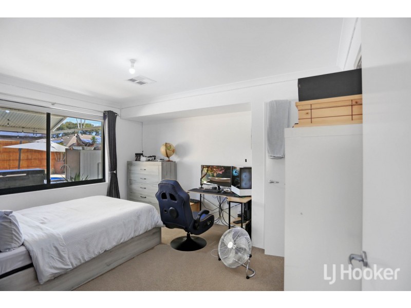 20 Poinsettia Green, Halls Head WA 6210