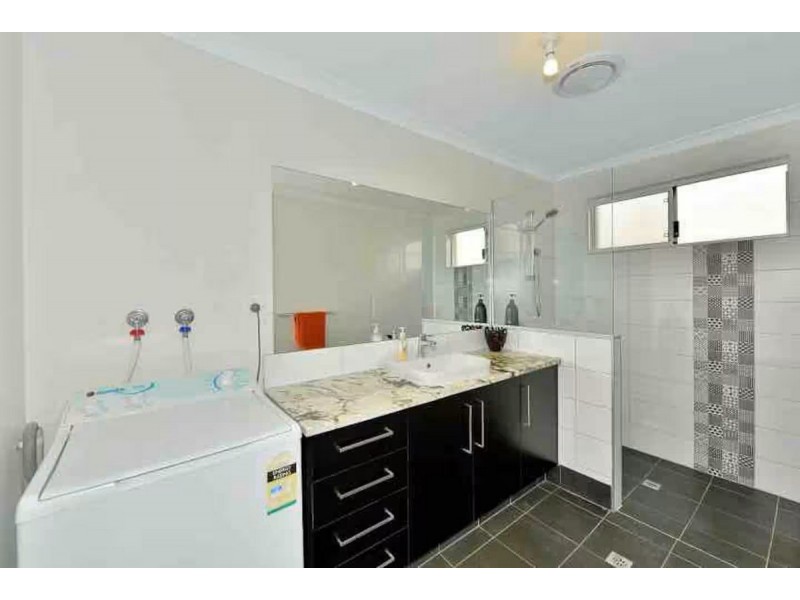 76 Torwood Edge, Halls Head WA 6210