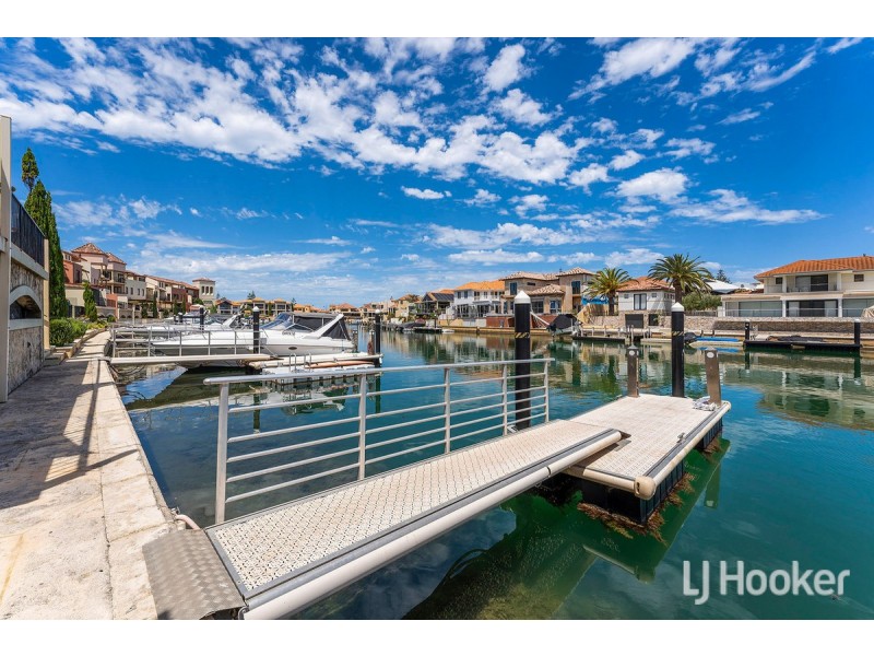 25/18 Port Quays, Wannanup WA 6210