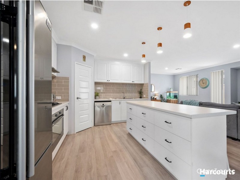 77 Challenger Road, Madora Bay WA 6210