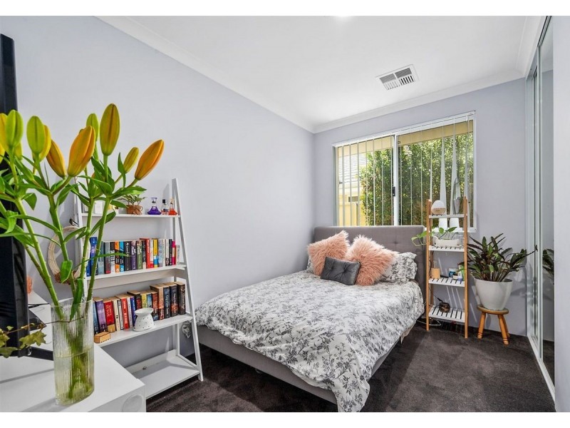 77 Challenger Road, Madora Bay WA 6210