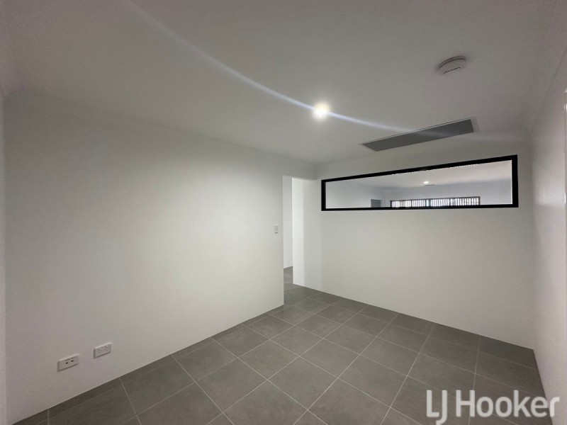 25 Kelston Approach, Lakelands WA 6180