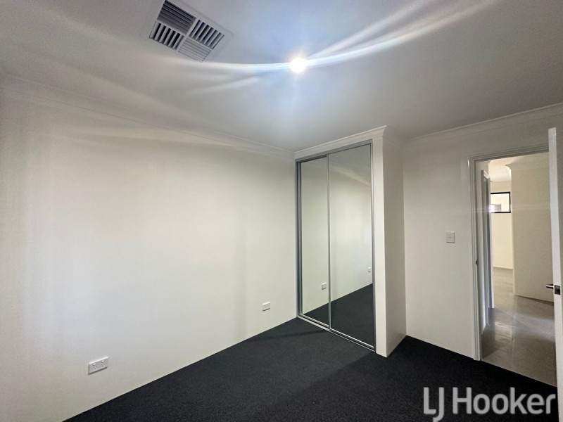 25 Kelston Approach, Lakelands WA 6180