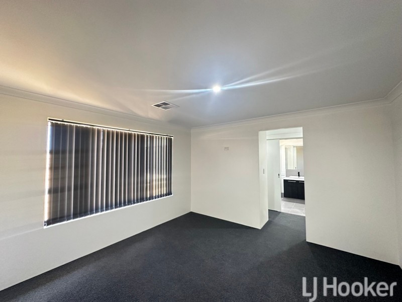 25 Kelston Approach, Lakelands WA 6180