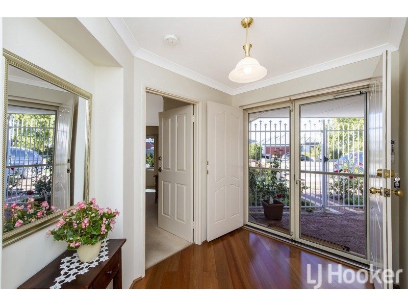 31 Camden Way, Meadow Springs WA 6210