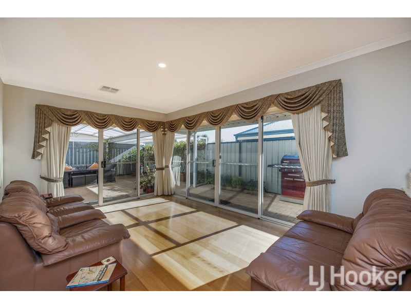 31 Camden Way, Meadow Springs WA 6210