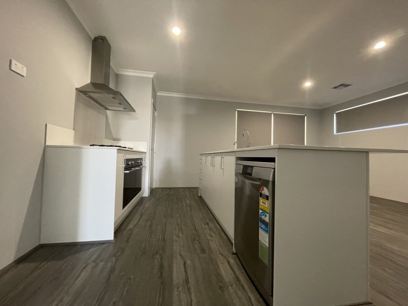 6 Sleaford Approach, Golden Bay WA 6174