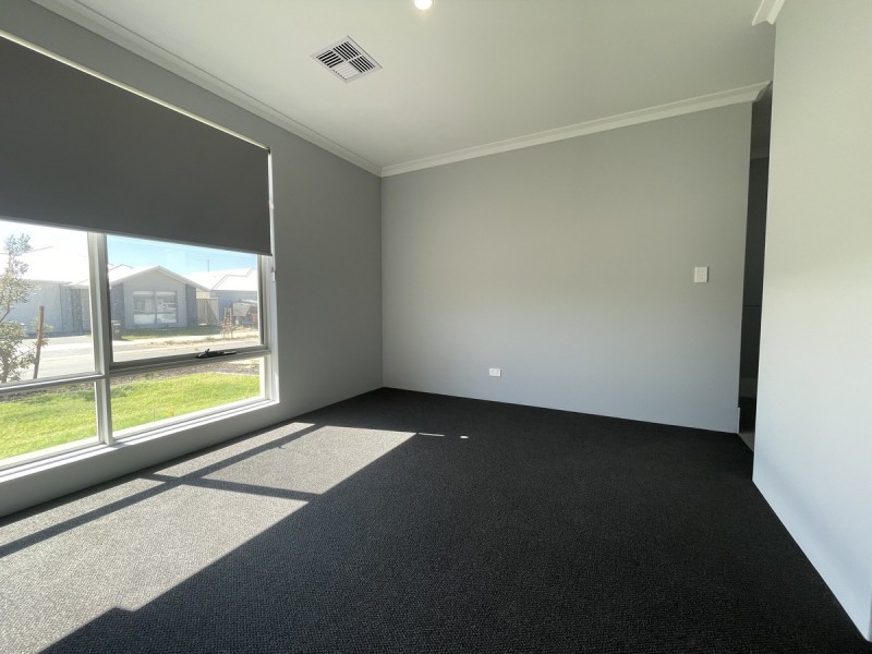 6 Sleaford Approach, Golden Bay WA 6174