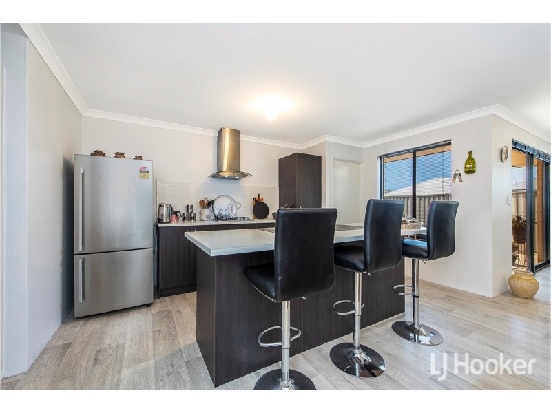 11 Harvey Crescent, South Yunderup WA 6208