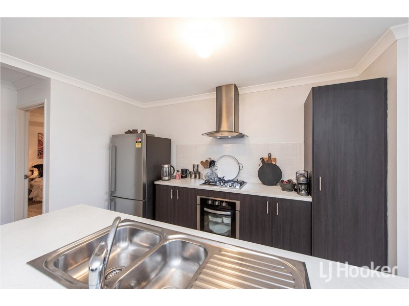 11 Harvey Crescent, South Yunderup WA 6208