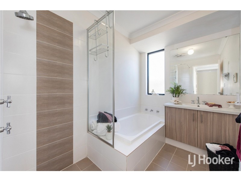 11 Harvey Crescent, South Yunderup WA 6208