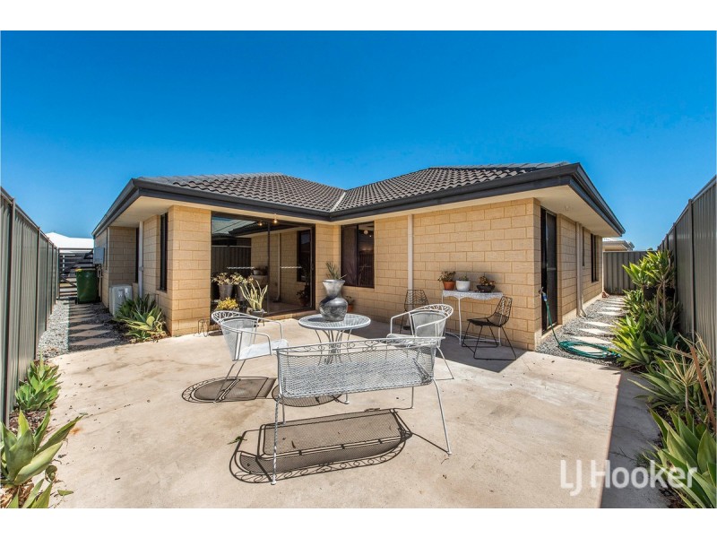 11 Harvey Crescent, South Yunderup WA 6208