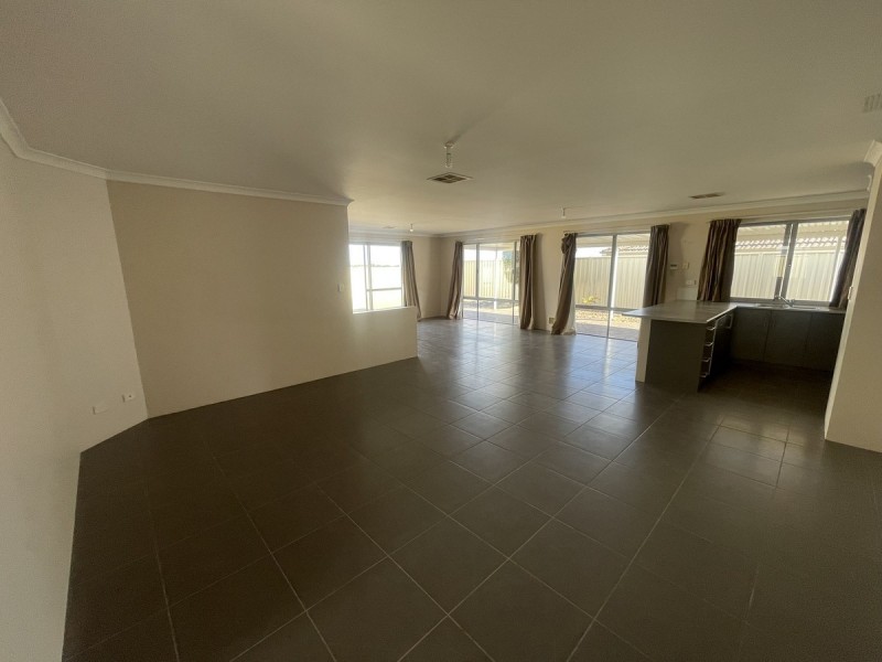 89 Cawana Parkway, Lakelands WA 6180