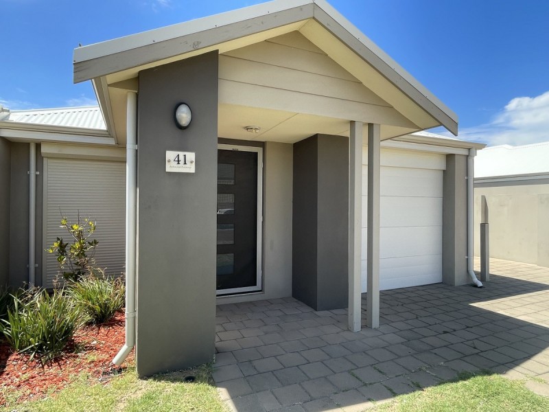 41 Ashwood Parkway, Lakelands WA 6180