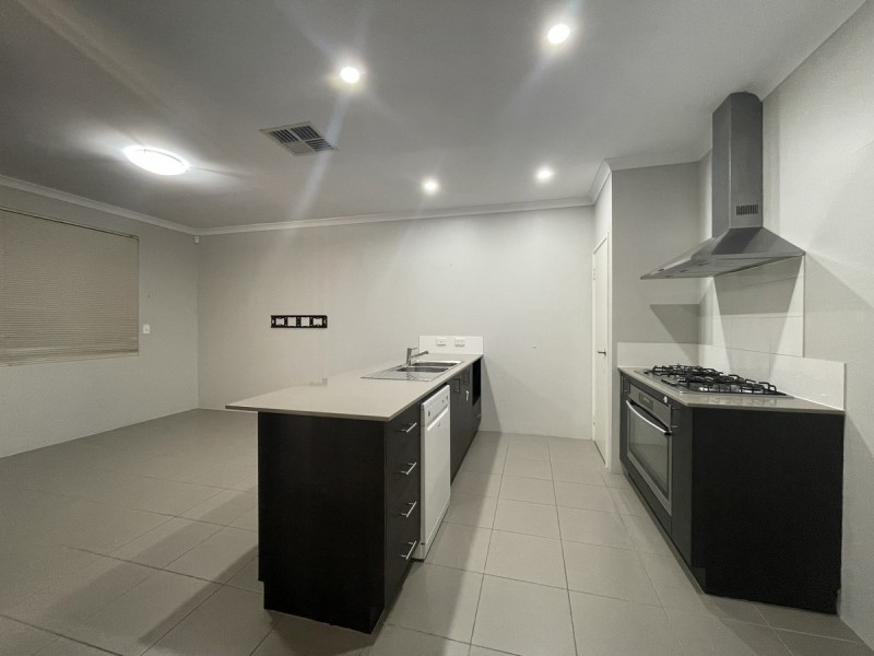 41 Ashwood Parkway, Lakelands WA 6180