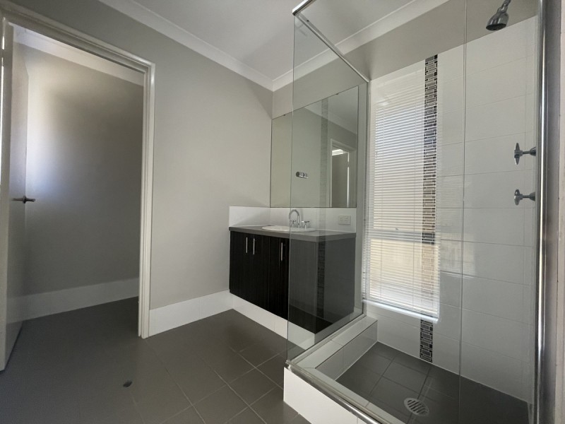 41 Ashwood Parkway, Lakelands WA 6180