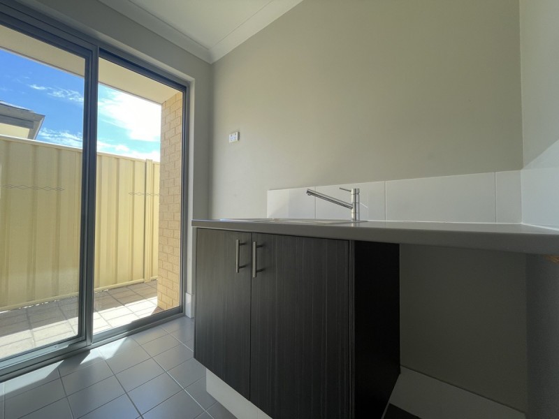 41 Ashwood Parkway, Lakelands WA 6180