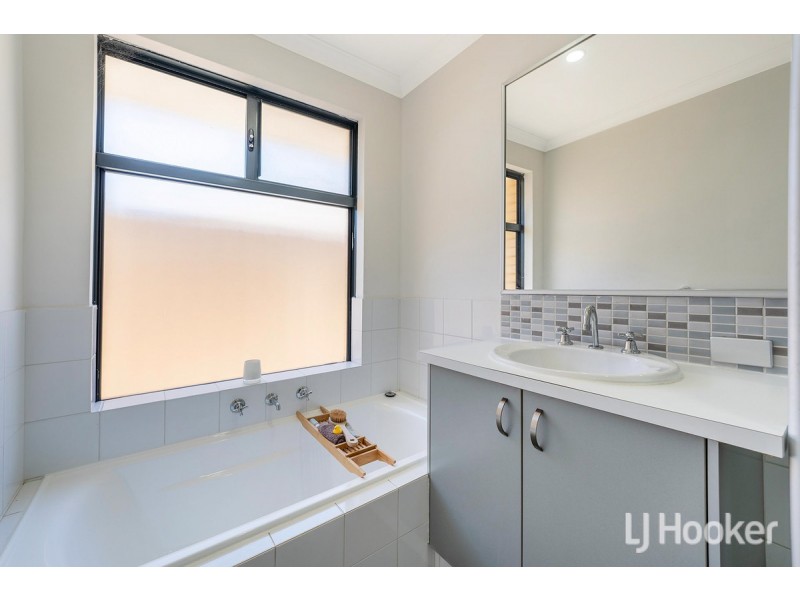 3 Yellin Way, Wannanup WA 6210