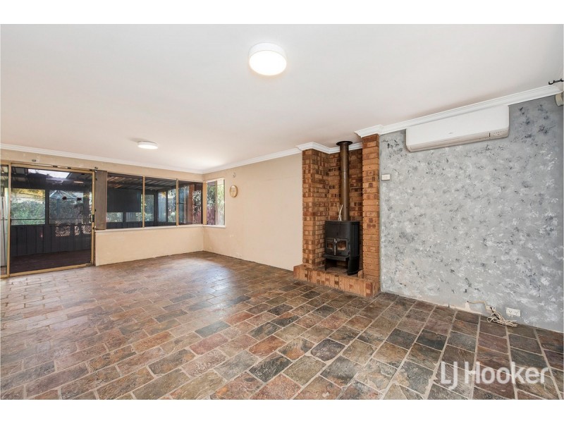 1 Lorne Place, Dudley Park WA 6210