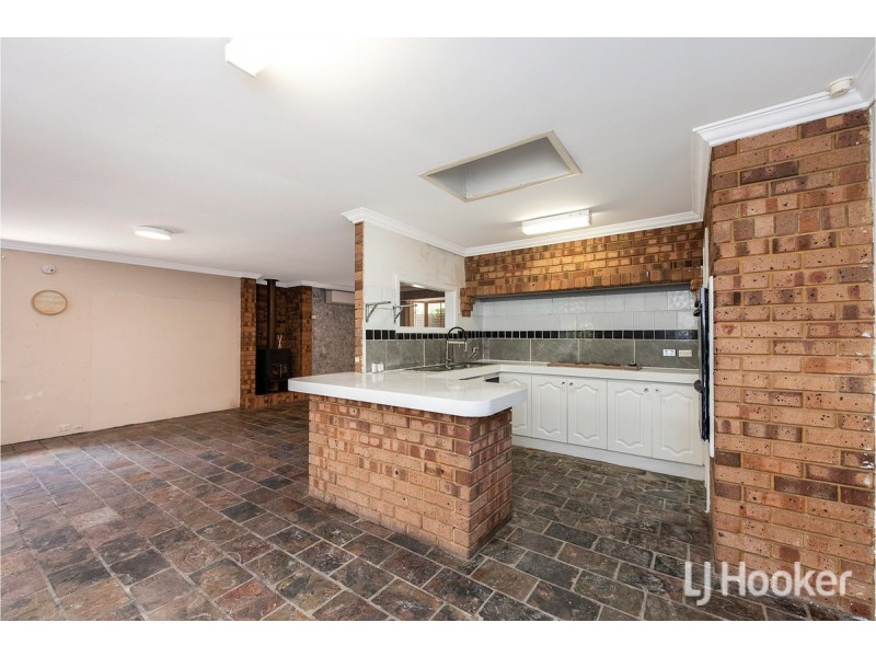 1 Lorne Place, Dudley Park WA 6210