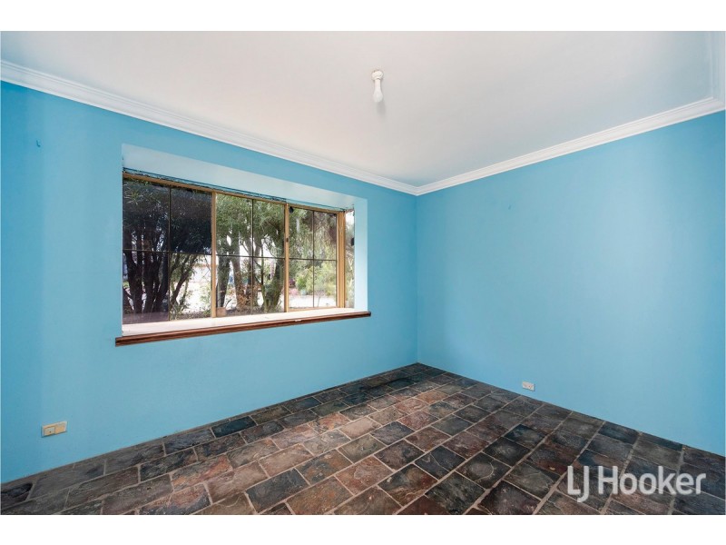 1 Lorne Place, Dudley Park WA 6210