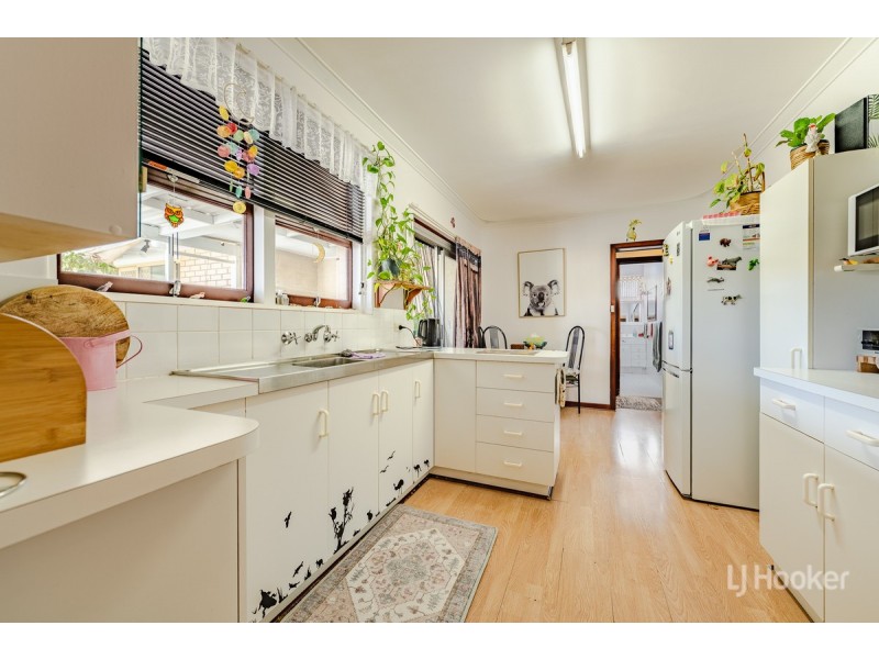 38 Churchill Avenue, Dudley Park WA 6210