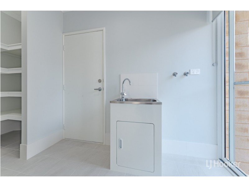 11 Hermosa Way, Madora Bay WA 6210