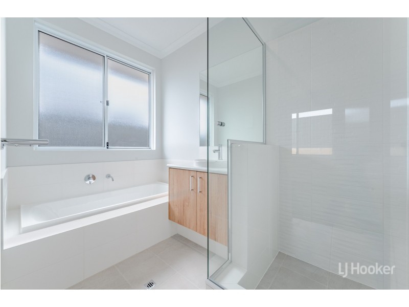 11 Hermosa Way, Madora Bay WA 6210