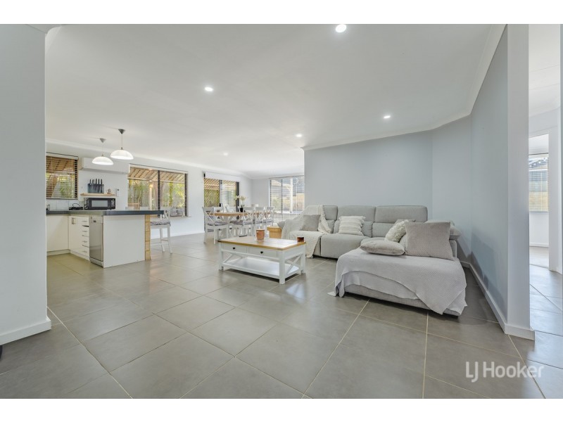 10 Lucidus Retreat, Greenfields WA 6210