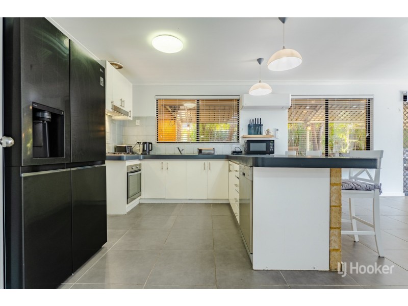 10 Lucidus Retreat, Greenfields WA 6210