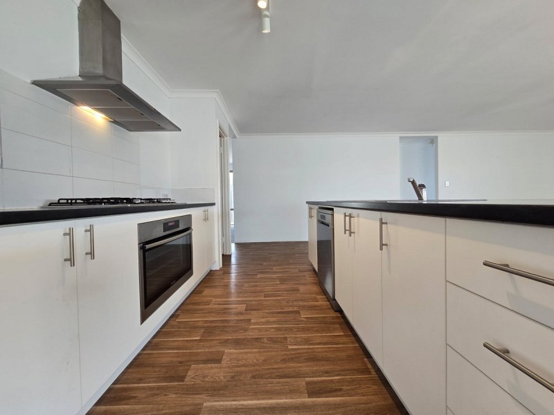 7 Highland Crescent, Meadow Springs WA 6210