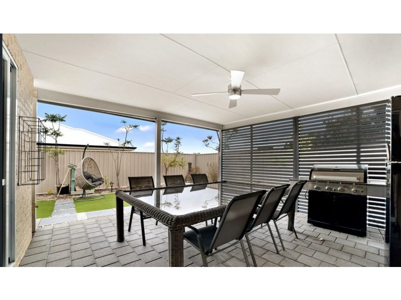 11 Hurlingham Loop, Meadow Springs WA 6210